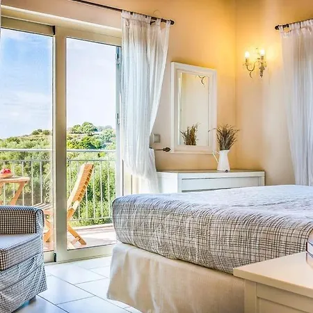 Villa Ratzakli Sleeps 6 Pool Air Con Wifi *