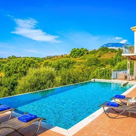 Villa Ratzakli Sleeps 6 Pool Air Con Wifi